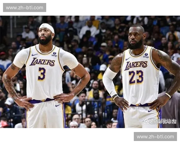 史诗对决：2008火箭与湖人的西部巅峰之战